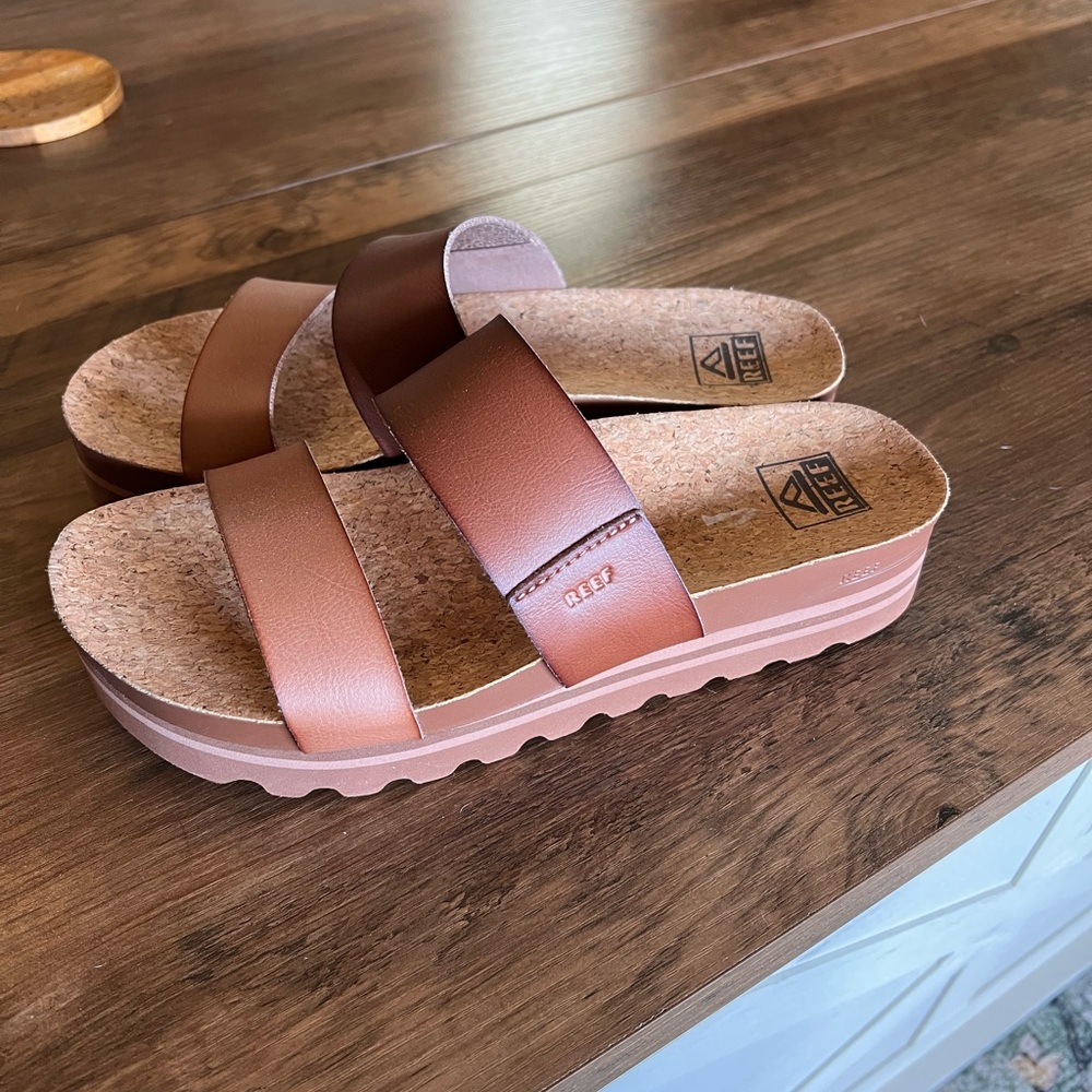 Reef Women's Tan and Brown Slide Sandals